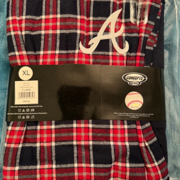 Atlanta Braves Men’s Sleep Set – Short Sleeve Top & Pants (X-Large) - Picture 2 of 2